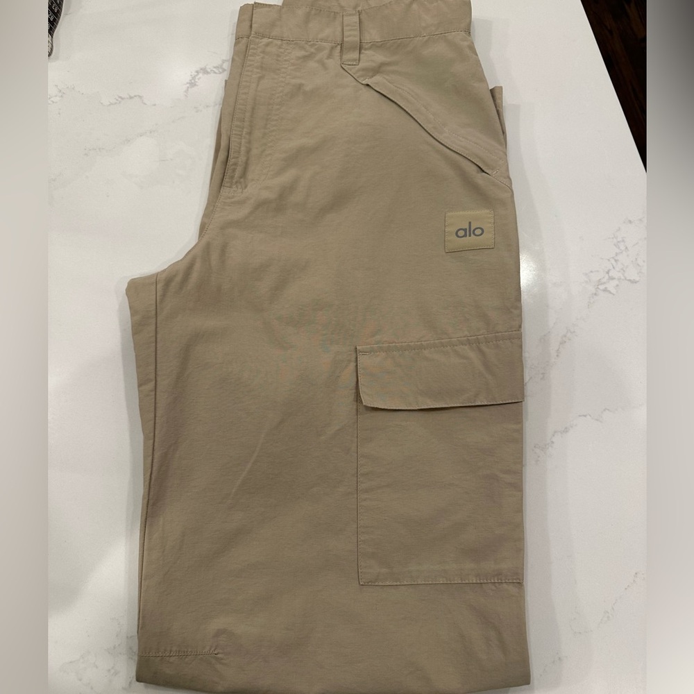 ALO Women’s Yoga Cargo Pants